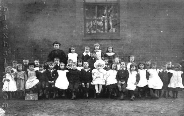 Blaxhall School 1907.jpg